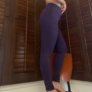 Victoria’s Secret Sport purple leggings size M